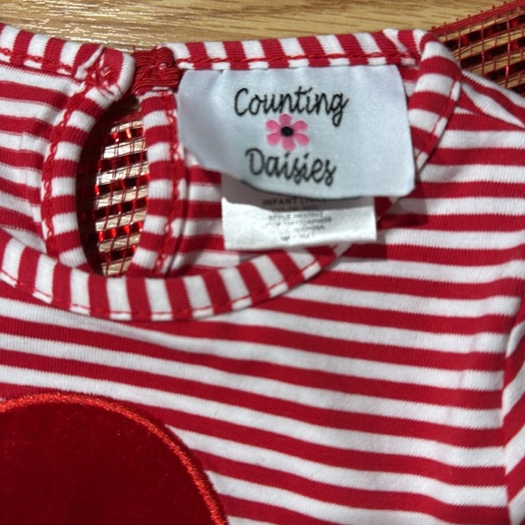 NWT Counting Daisy Christmas 2 pc outfit sz 18 mo. Santa face - Picture 5 of 6